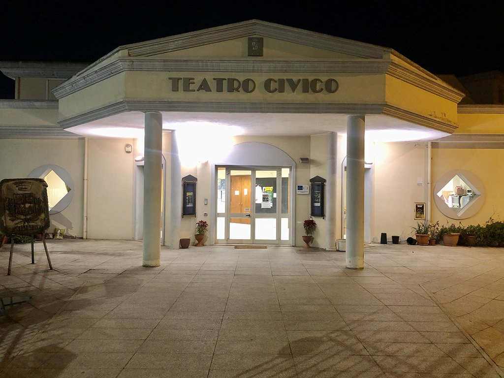 01 Effimero Meraviglio Teatro civico Sinnai esterno